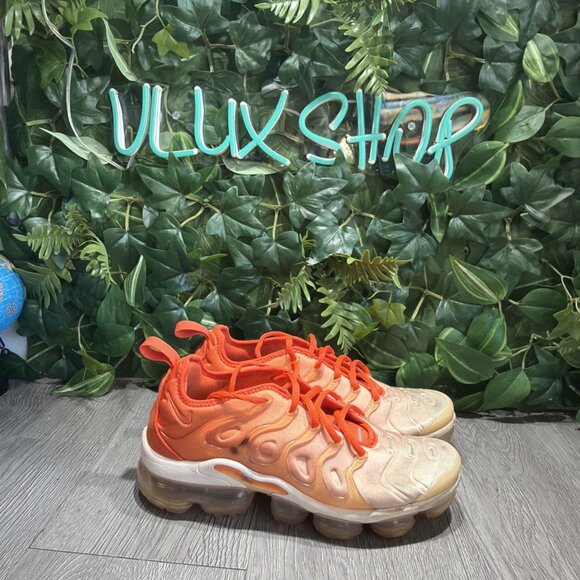 Nike Air VaporMax Plus Womens Size 6 Orange Athletic Running Shoes Sneakers